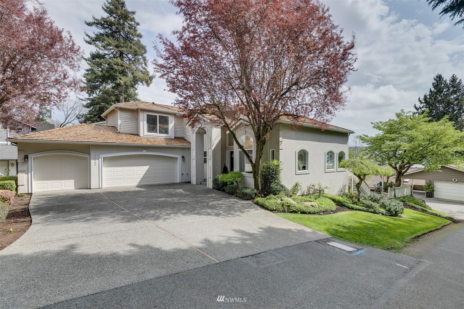 Property Photo: 11005 SE Lake Road WA 98004