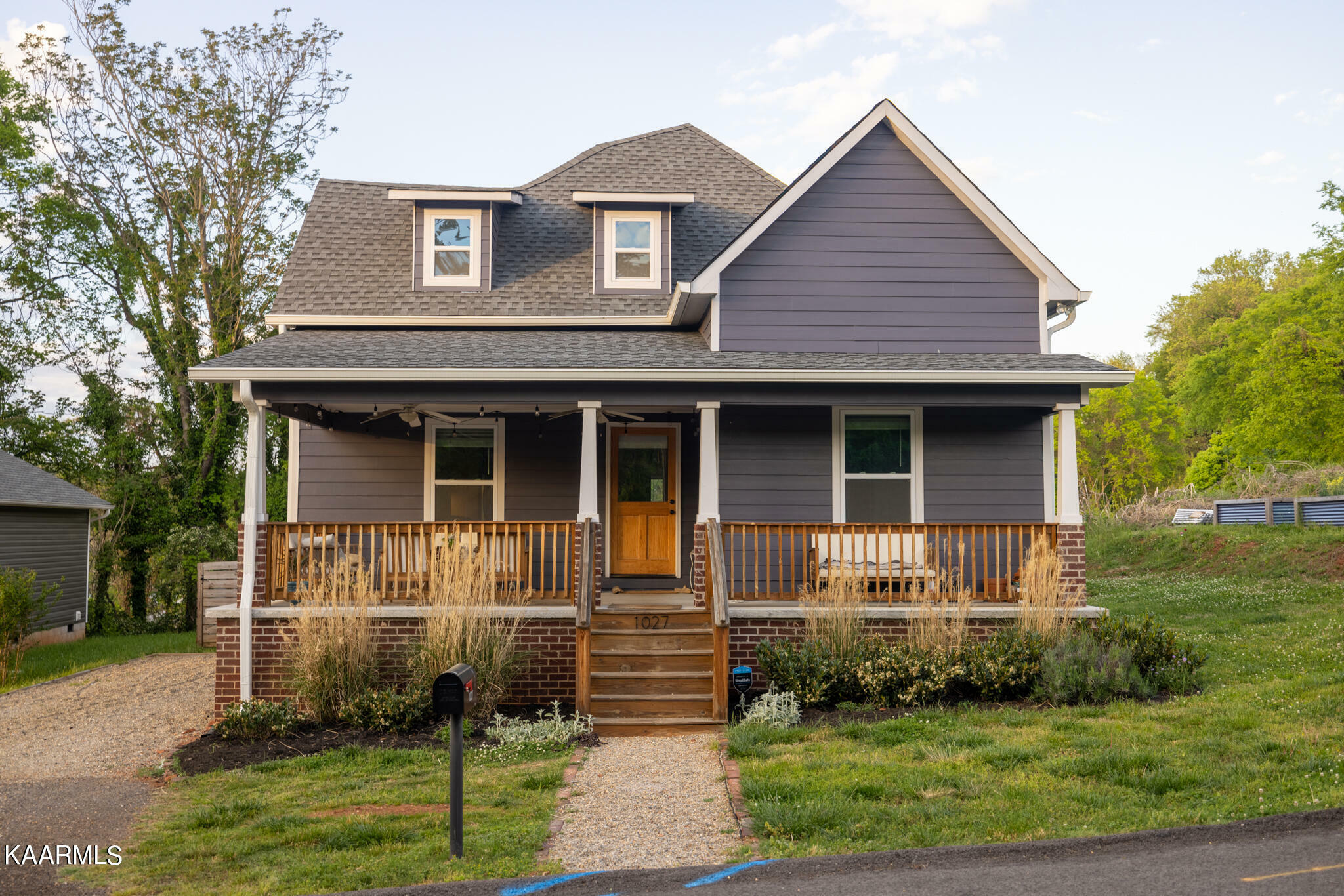 Property Photo: 1027 Ford Place TN 37920