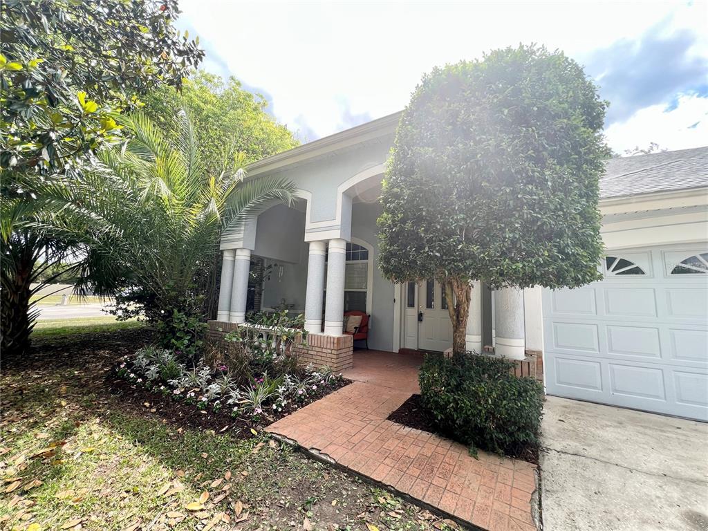 Property Photo:  912 Cooper Ridge Place  FL 33594 