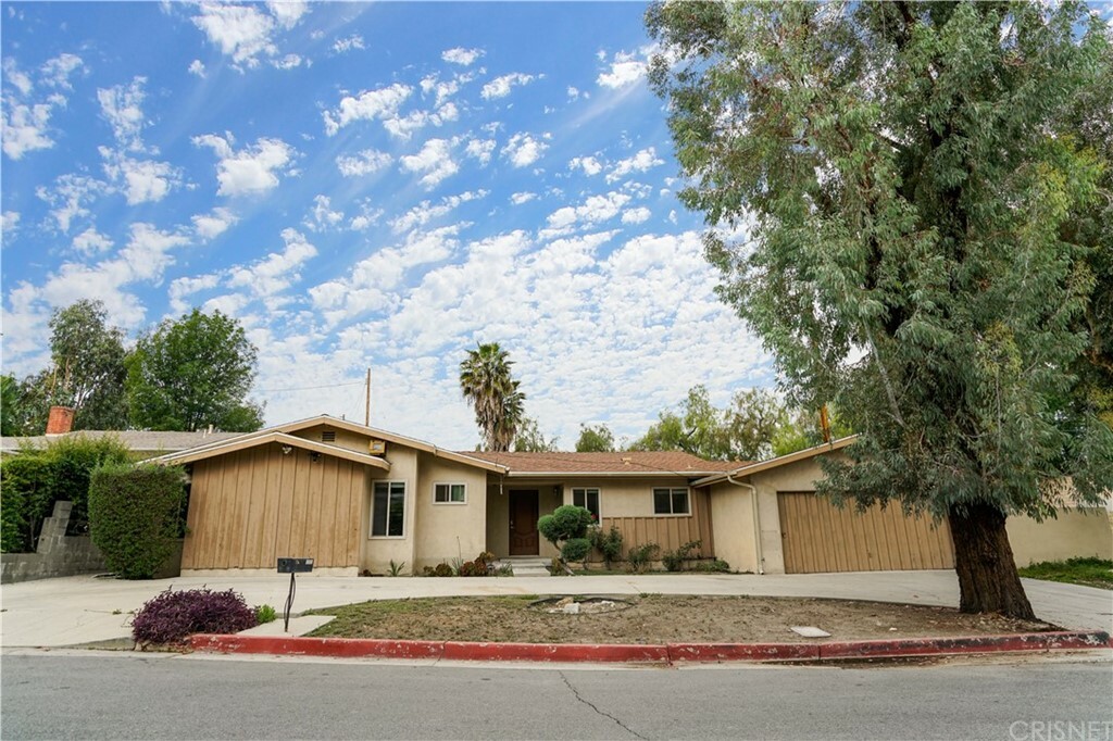 Property Photo:  5115 Rigoletto Street  CA 91364 