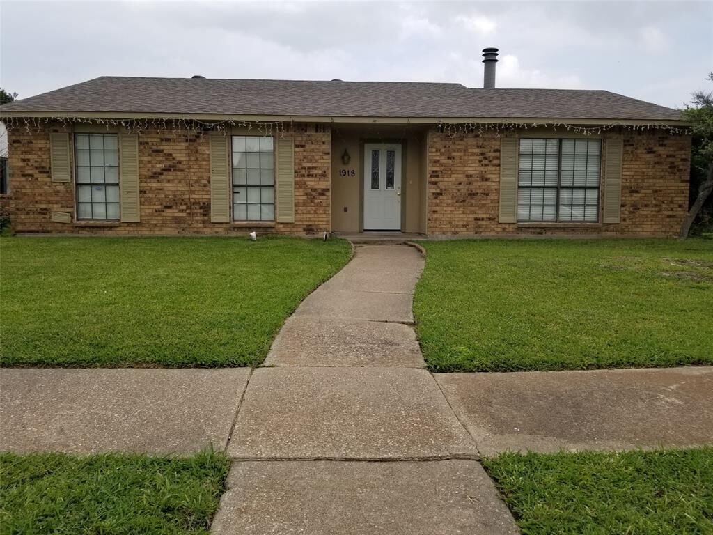 Property Photo: 1918 Victoria Drive TX 75040