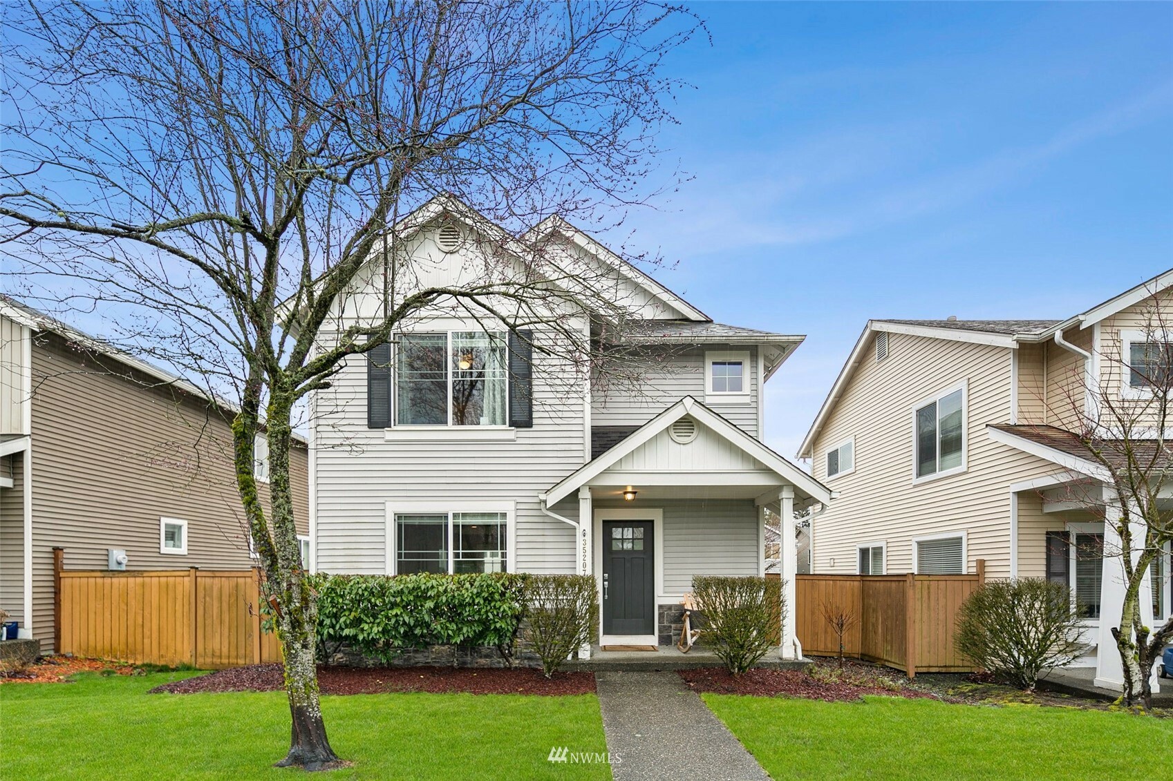 Property Photo:  35207 SE Ridge Street  WA 98065 