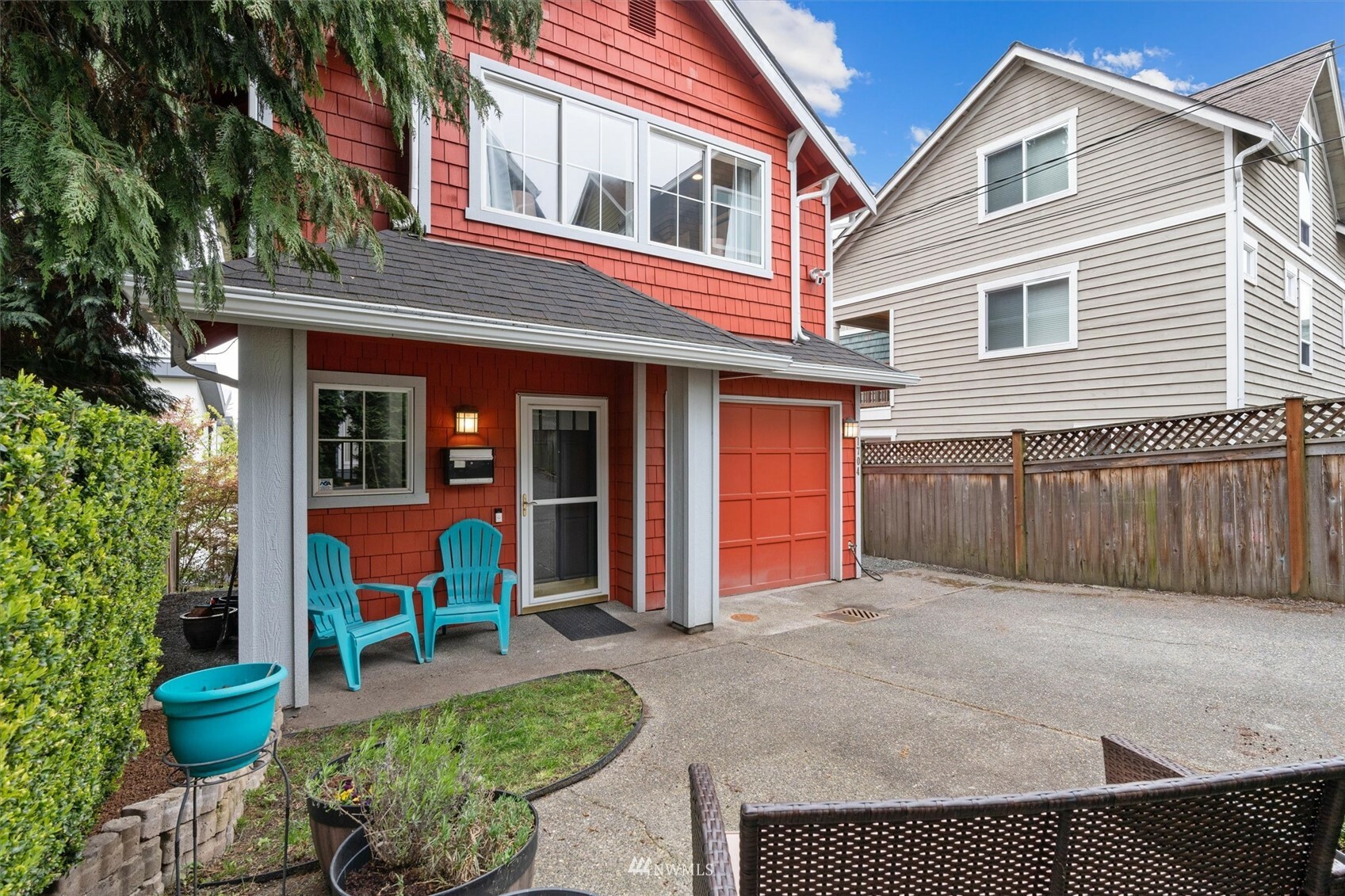 Property Photo:  1704 24th Avenue  WA 98122 