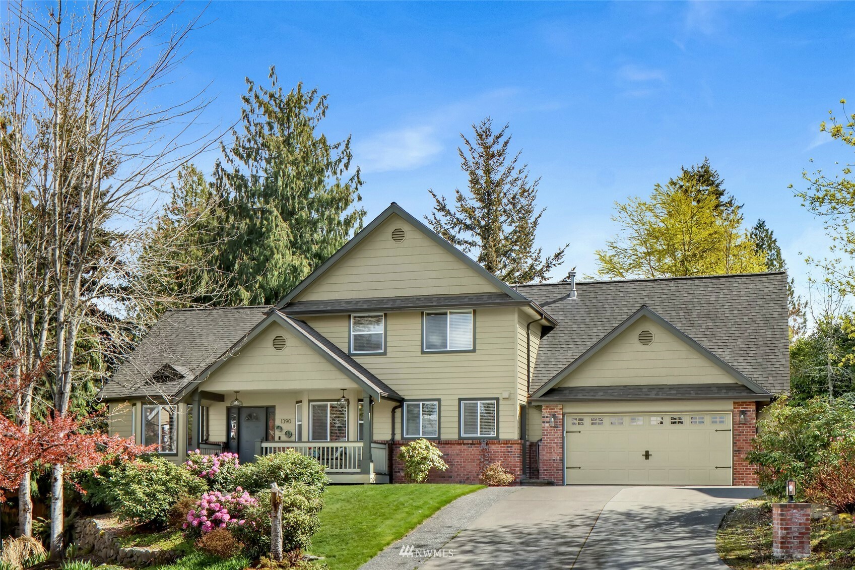 Property Photo: 1390 Gabriola Court WA 98229