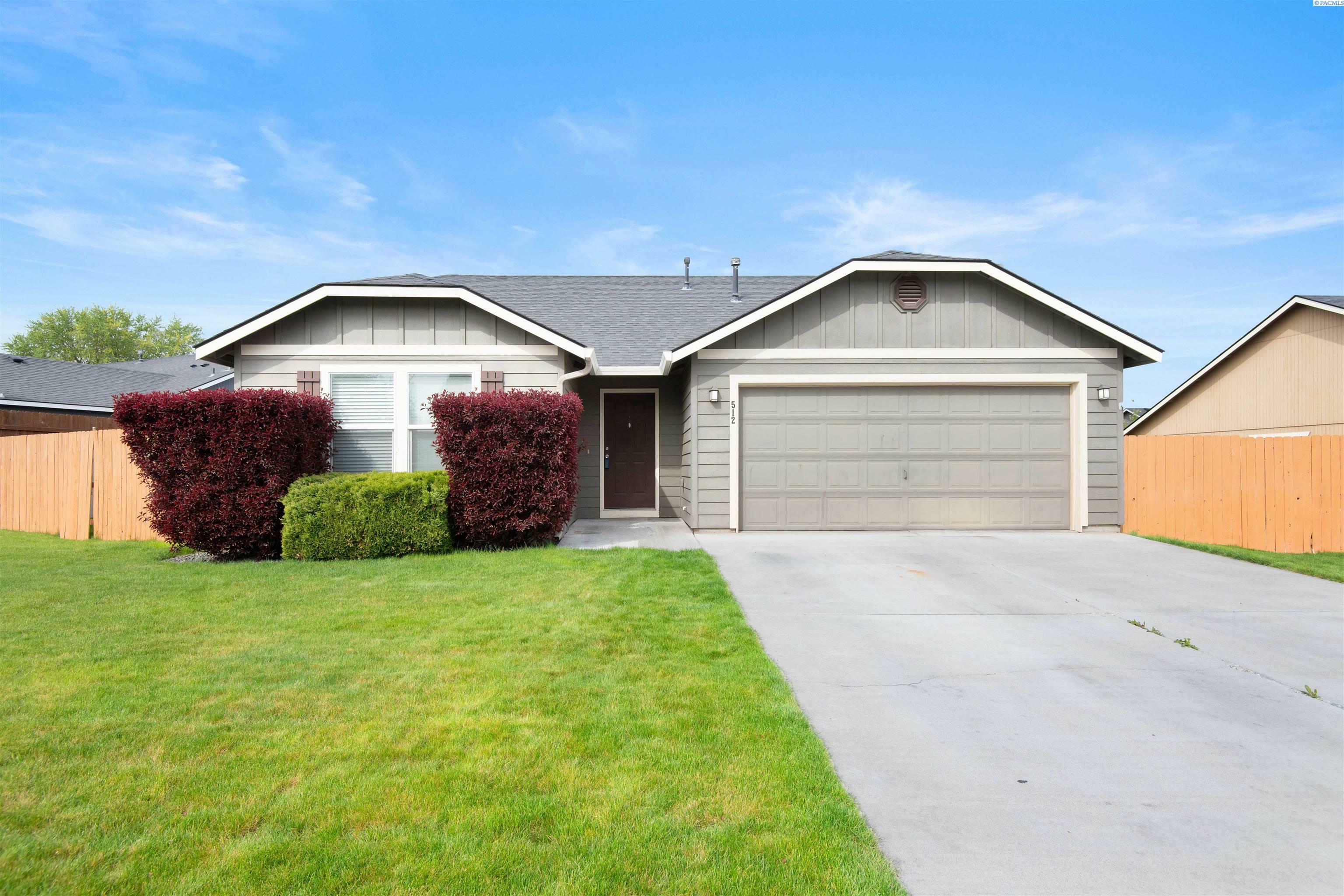 Property Photo: 512 S Irving Place WA 99336