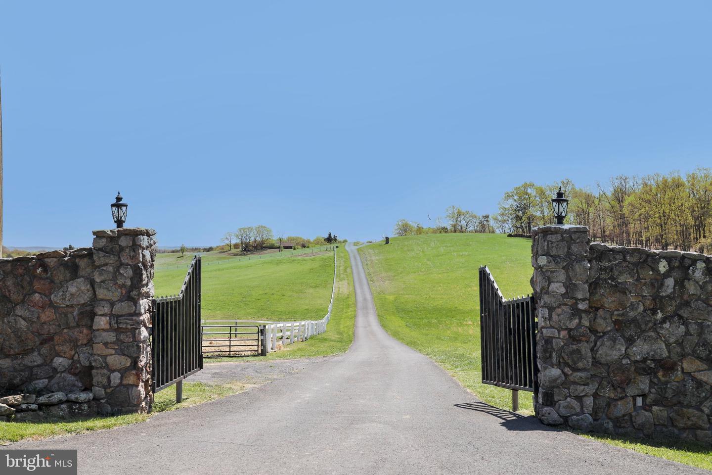 Property Photo: 9389 Knobley Road WV 26726