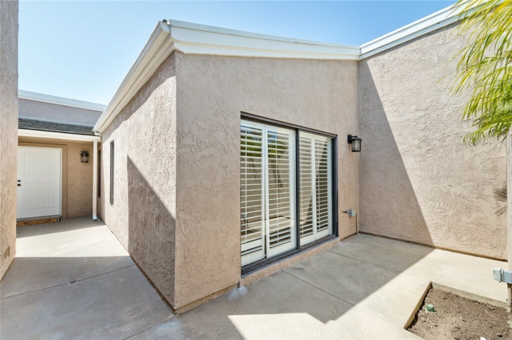 Property Photo:  22812 Dominita Road  CA 92677 