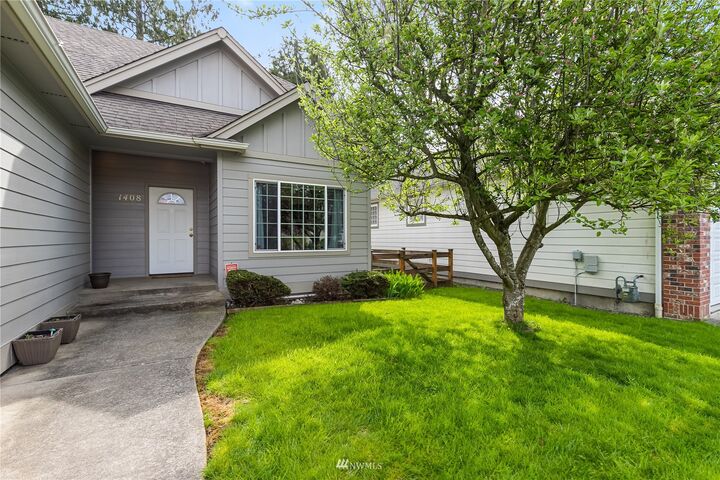 Property Photo:  1408 Woodfield Place  WA 98264 
