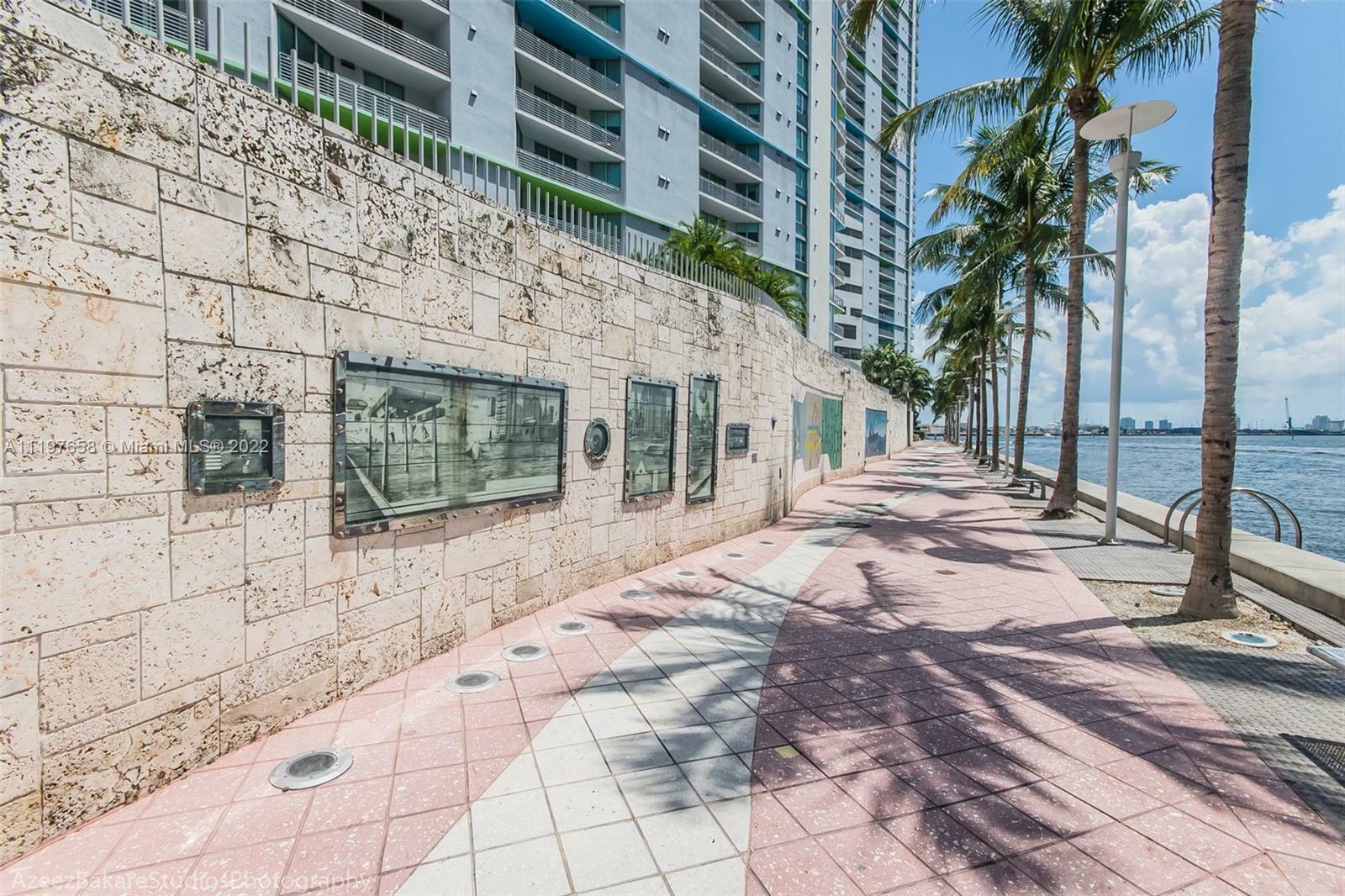 Property Photo:  325 S Biscayne Blvd 1920  FL 33131 