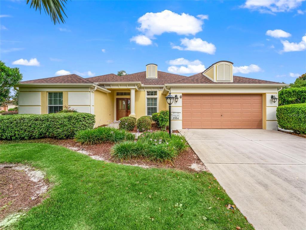 Property Photo: 1954 Walhalla Way FL 32162