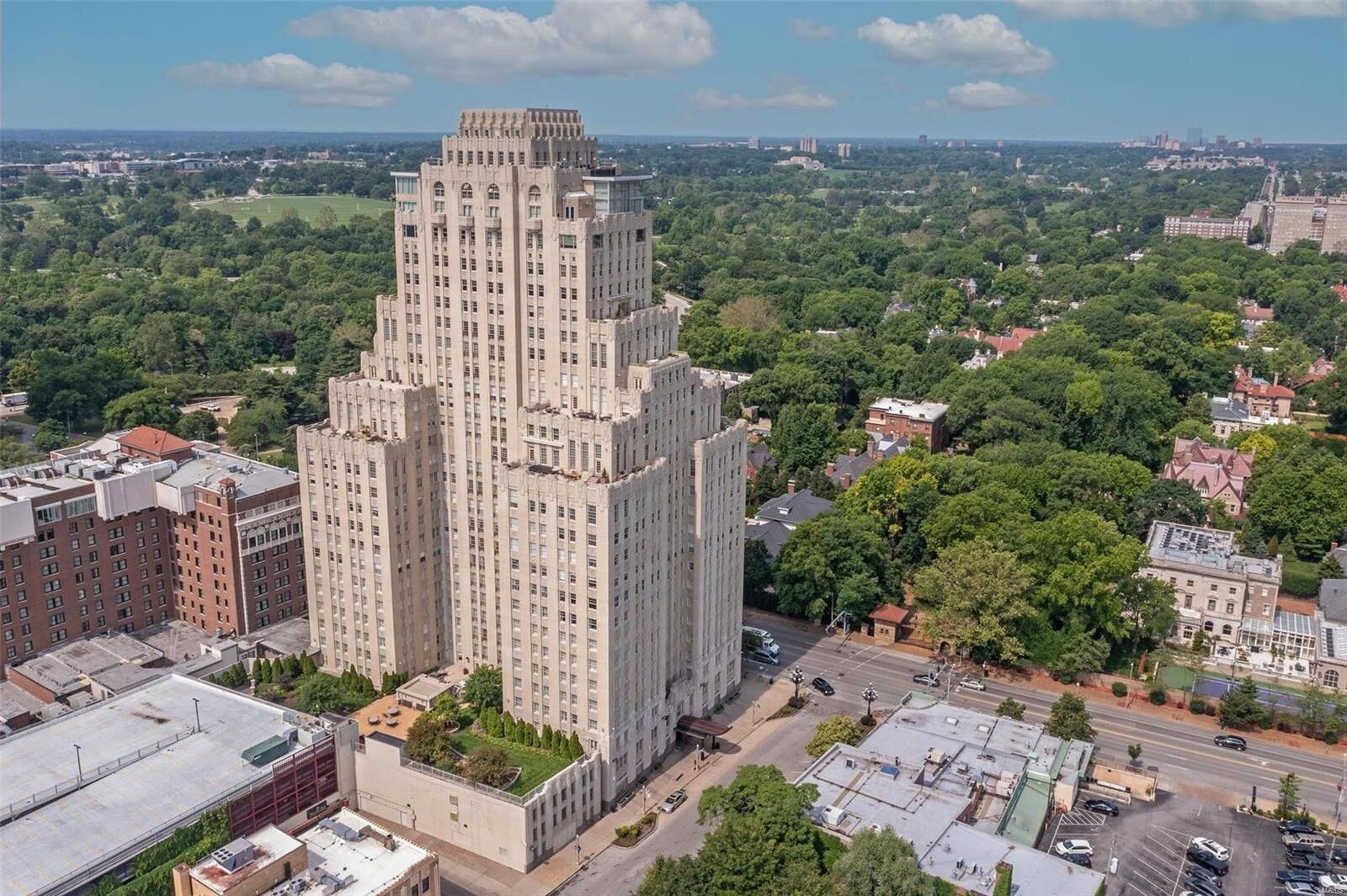 Property Photo:  232 N Kingshighway Boulevard 1506  MO 63108 