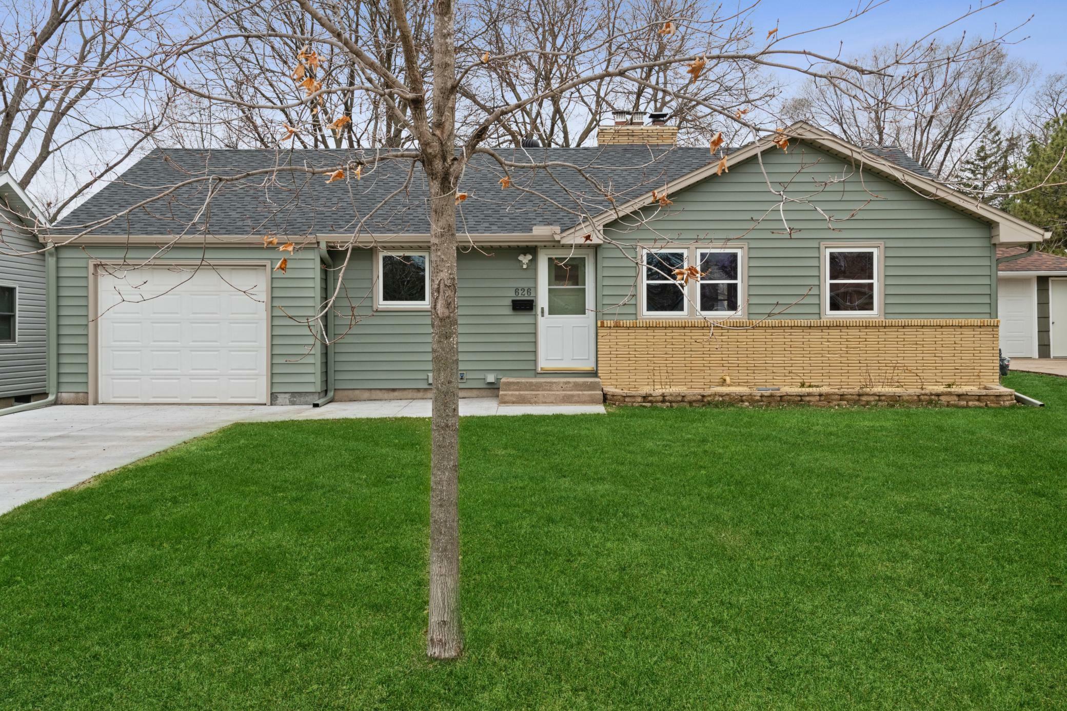 Property Photo:  626 Park Valley Drive W  MN 55343 