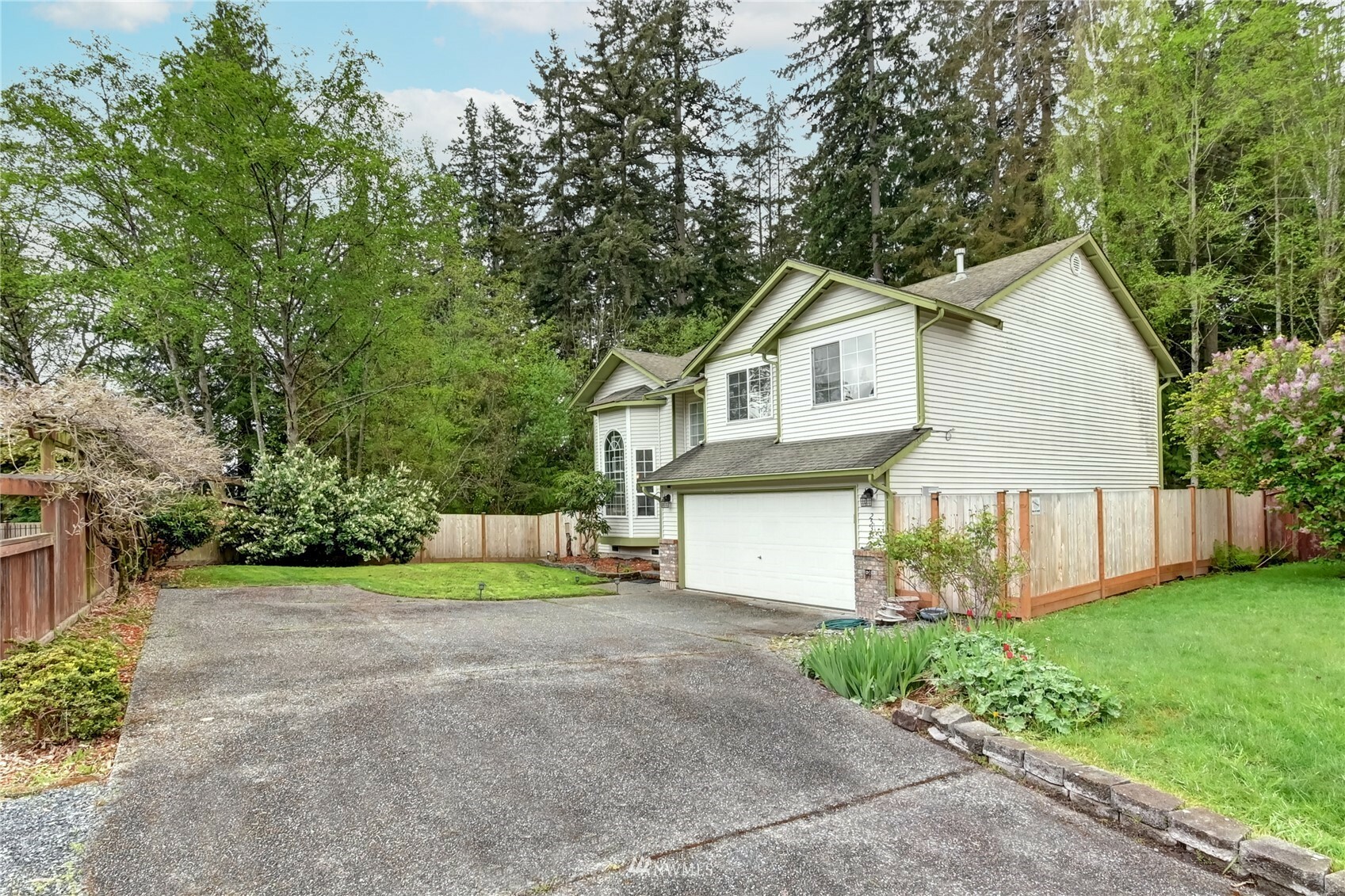 Property Photo:  2530 126th Place SW  WA 98204 