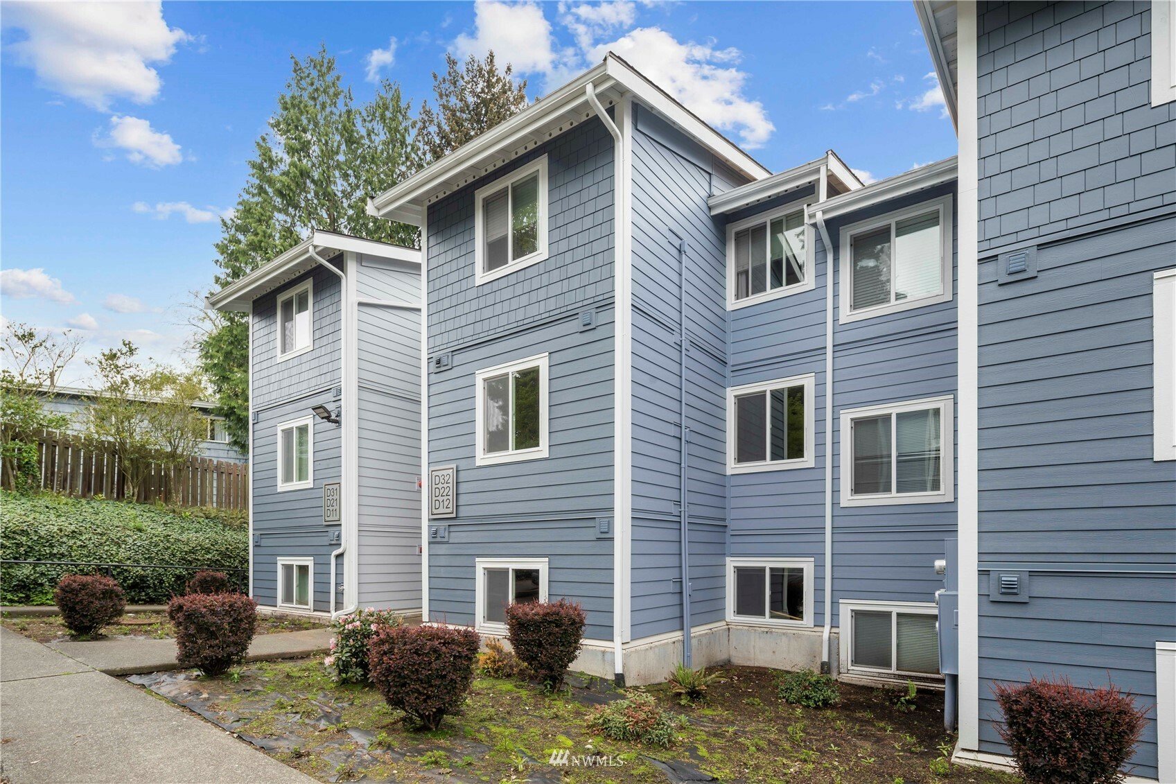 Property Photo:  2411 S 248th Street D12  WA 98032 