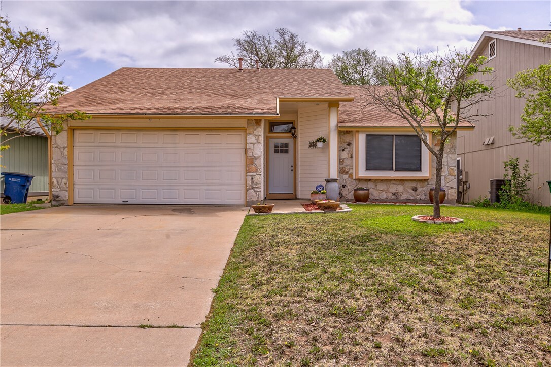 Property Photo:  7913 Tiffany Drive  TX 78749 