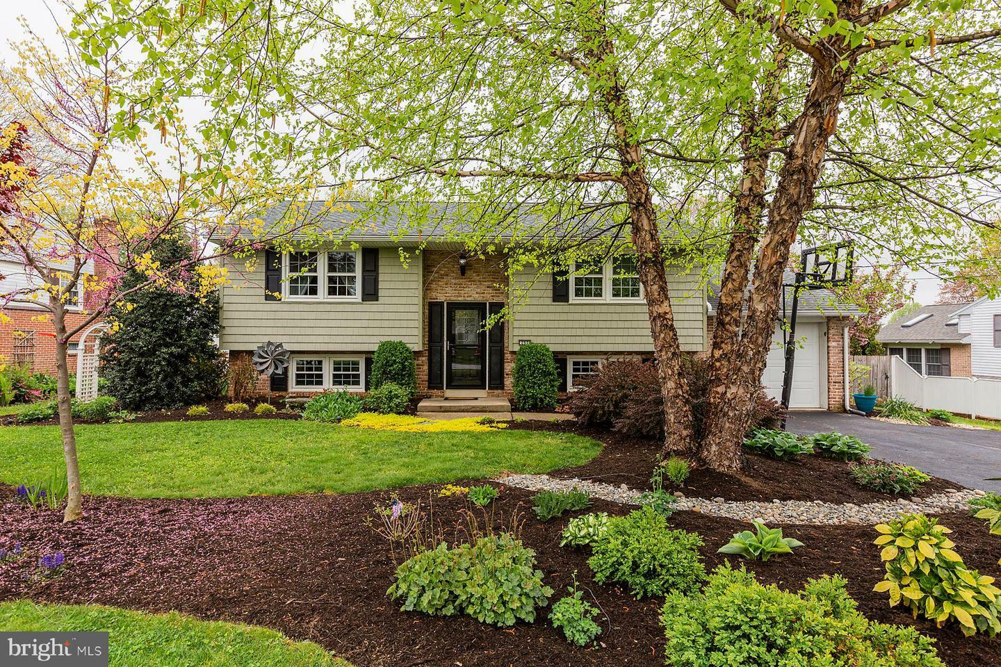 Property Photo: 257 Julia Avenue PA 17579