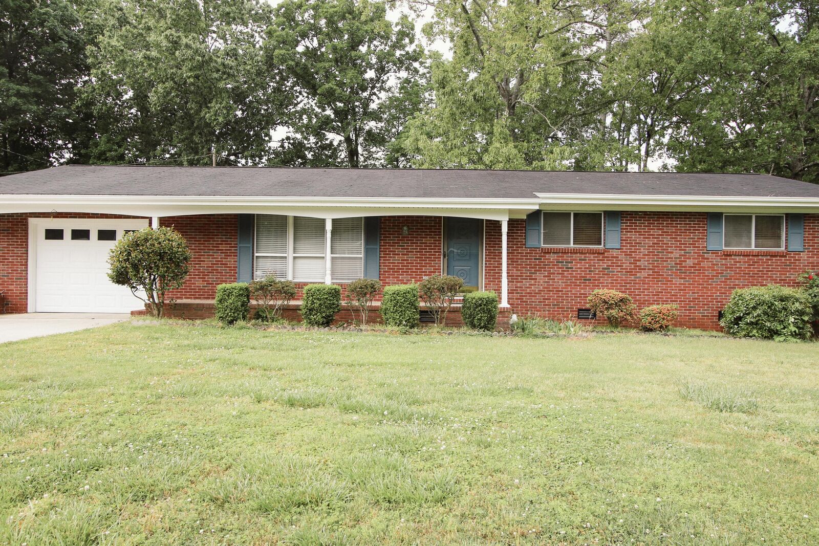 Property Photo: 8014 Karr Street TN 37421