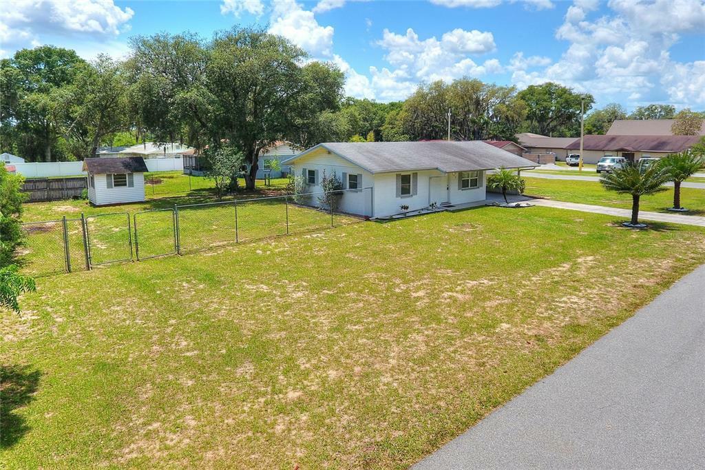 Property Photo:  506 E Arborvitae Lane  FL 33868 