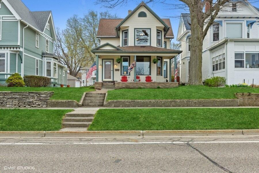 1121 Lake Boulevard  St. Joseph MI 49085 photo