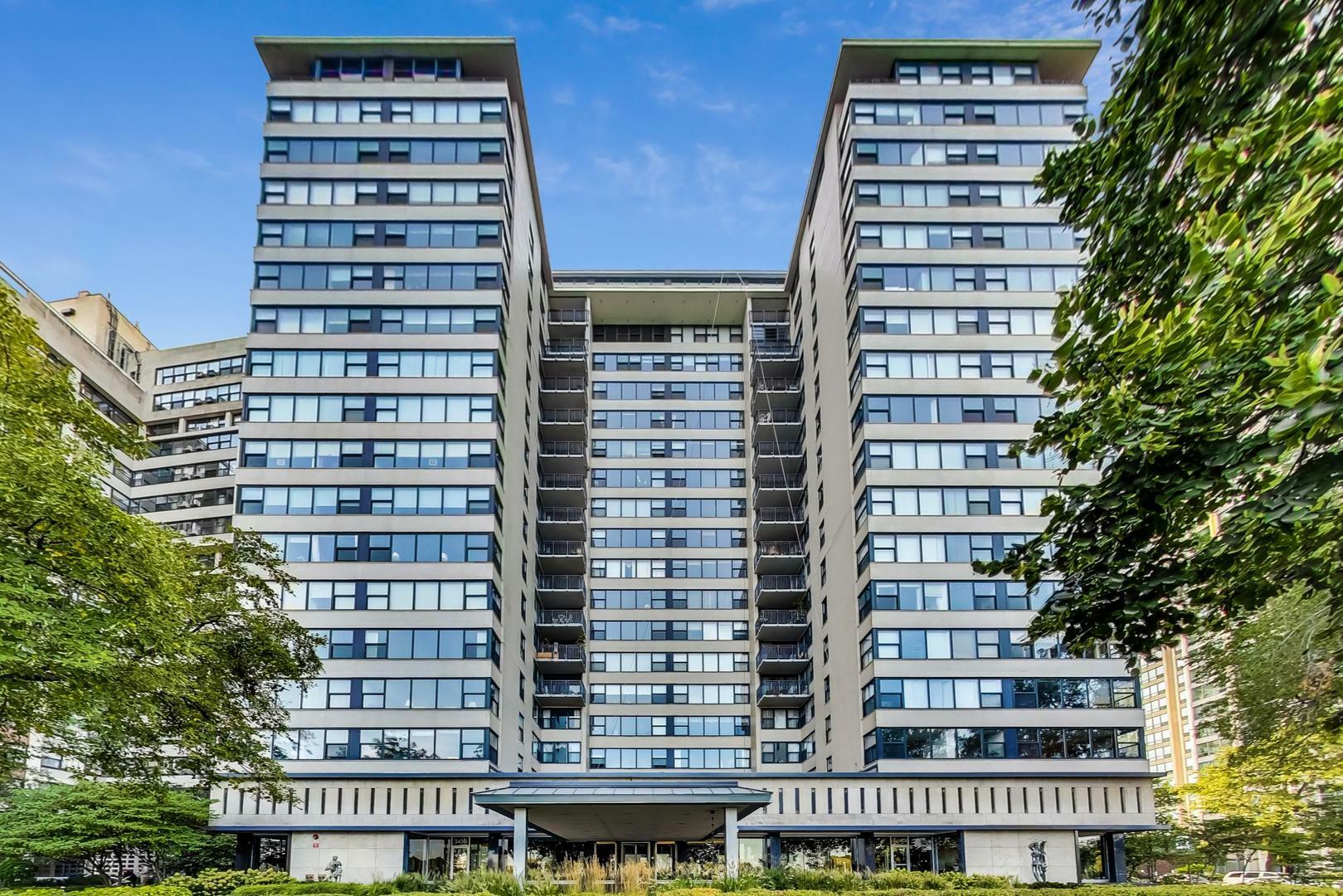 Property Photo: 3430 N Lake Shore Drive 4M IL 60657