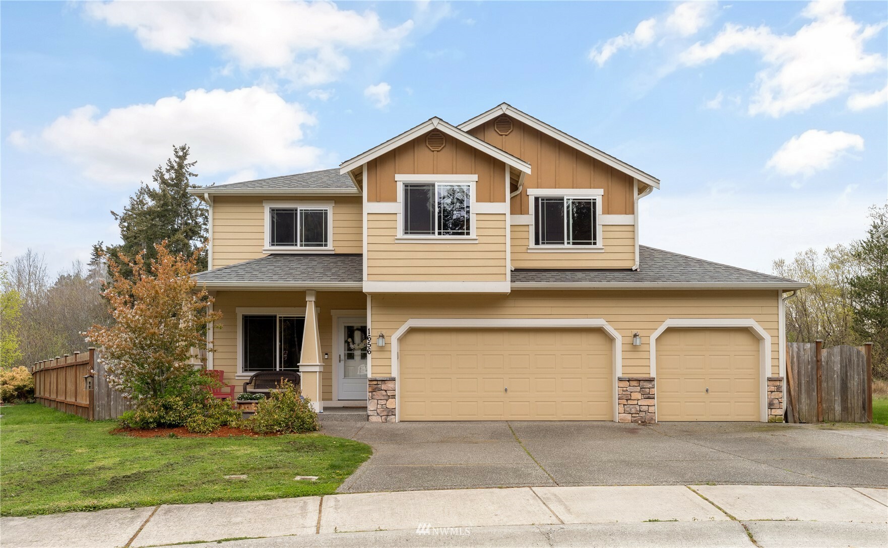 Property Photo:  1656 SW 24th Avenue  WA 98277 