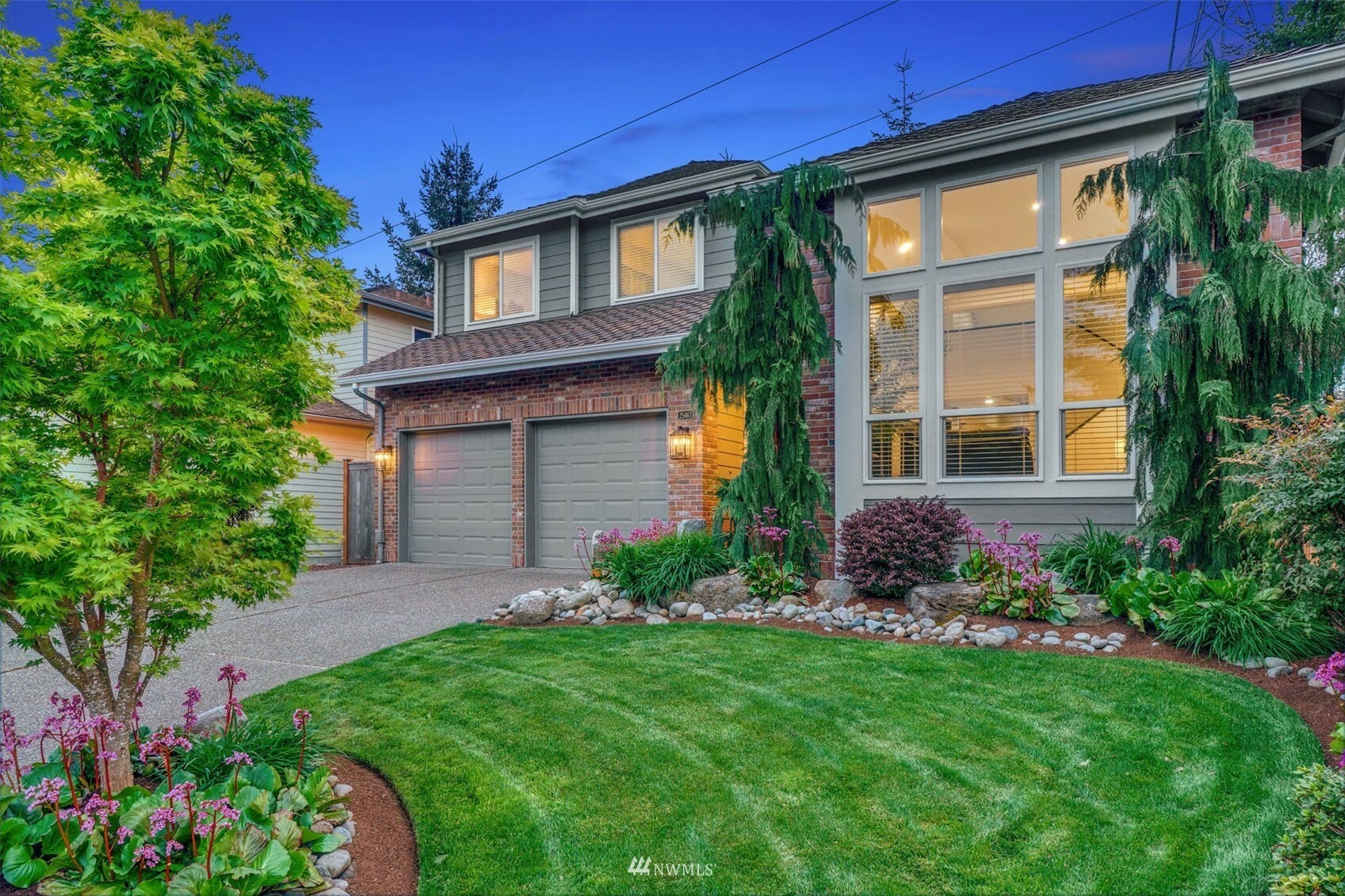 Property Photo: 25463 SE 42nd Place WA 98029
