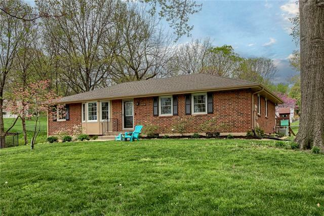 Property Photo:  8220 NW Hillside Drive  MO 64152 
