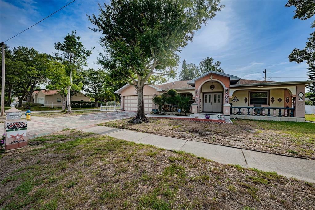 Property Photo:  616 Charlotte Avenue  FL 34689 