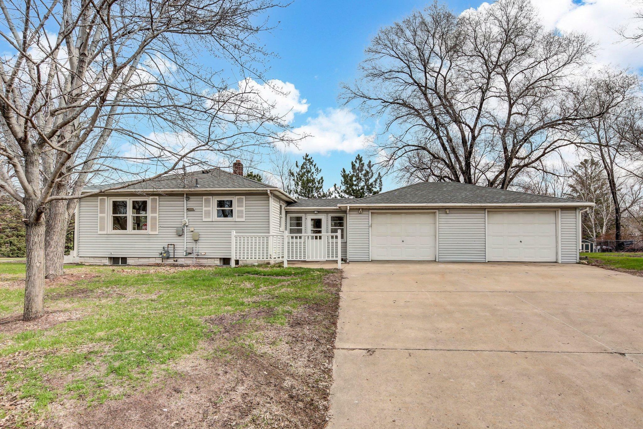 Property Photo:  314 Elm Street  MN 55362 