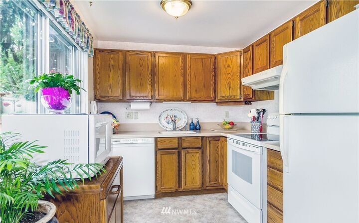 Property Photo: 15226 SE 1st Place WA 98007