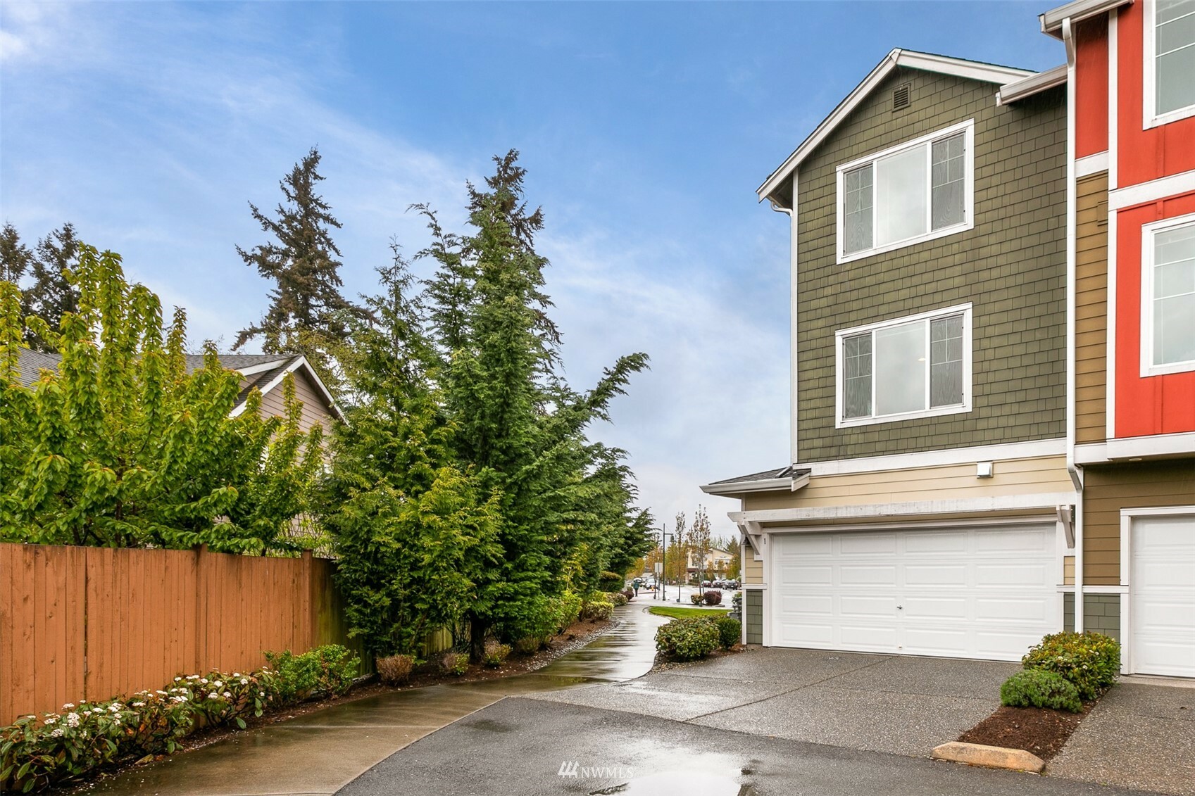 Property Photo: 4405 135th Place SE 1 WA 98012