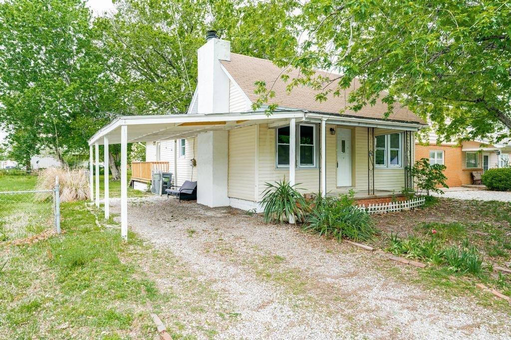 Property Photo:  541 N Kessler  KS 67203-5050 