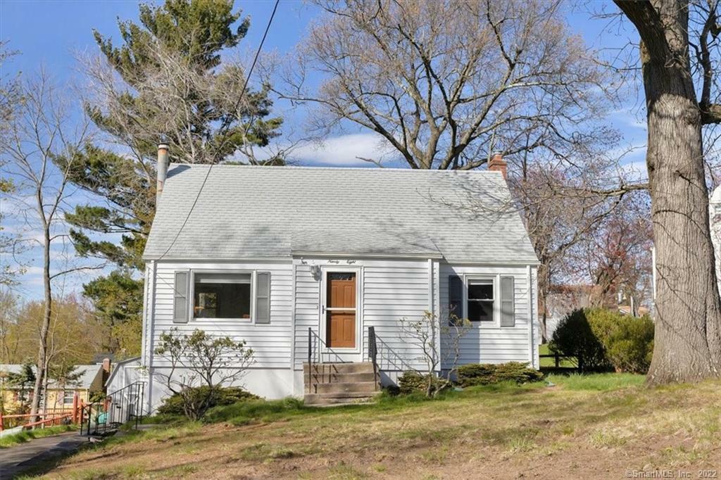 Property Photo:  98 Highview Street  CT 06108 