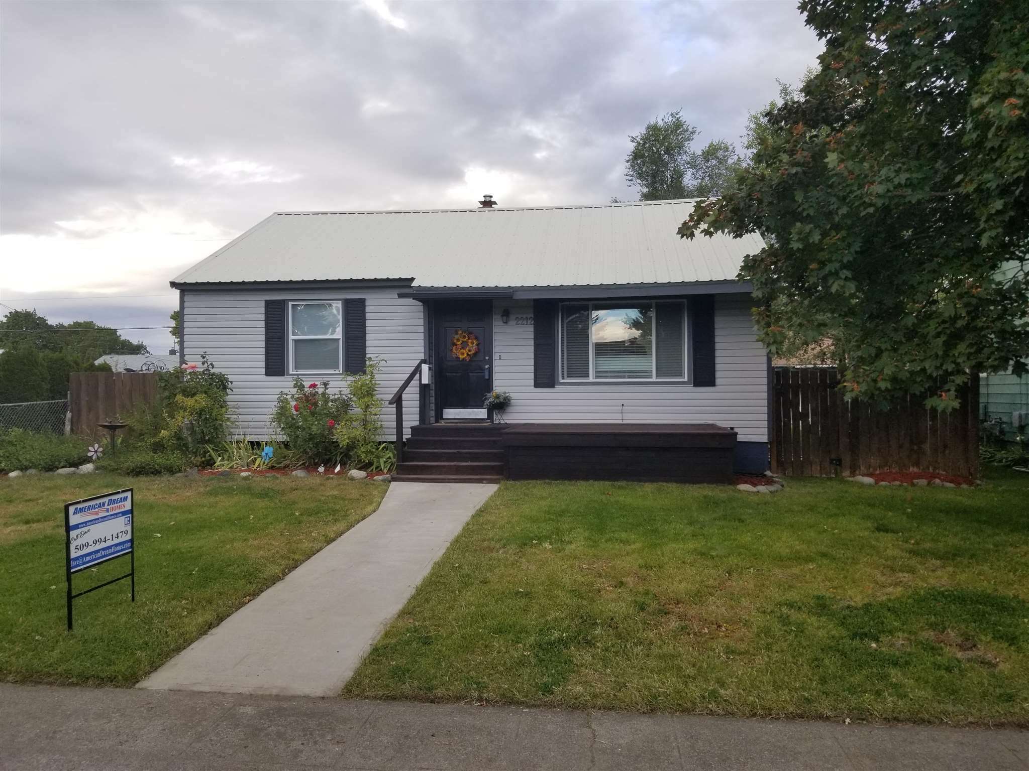 Property Photo: 2212 W Crown Ave WA 99205