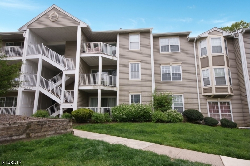 Property Photo: 63 Lindsey Ct NJ 08823