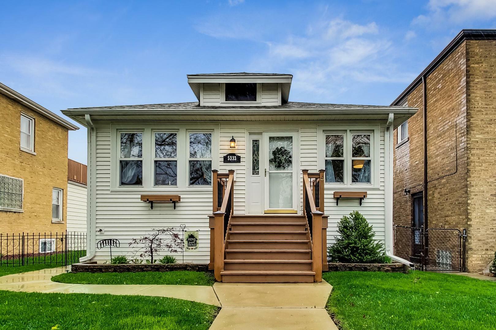 Property Photo:  5333 N Newcastle Avenue  IL 60656 