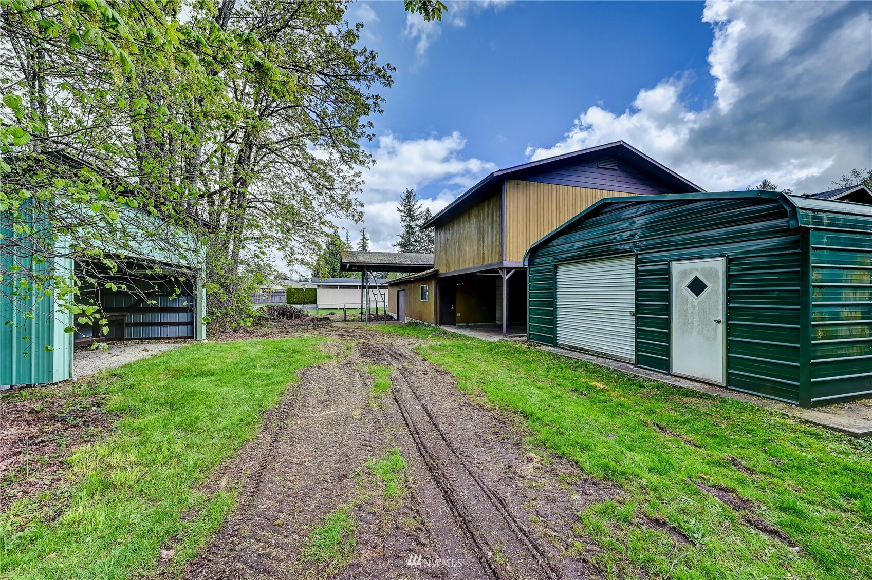 Property Photo: 16836 188th Avenue SE WA 98058