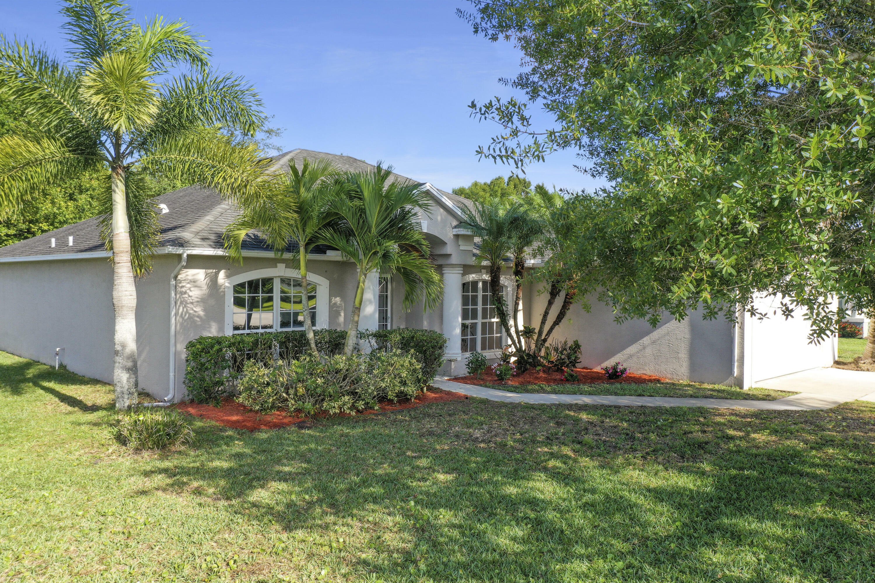 Property Photo:  2906 Serenity Circle  FL 34981 