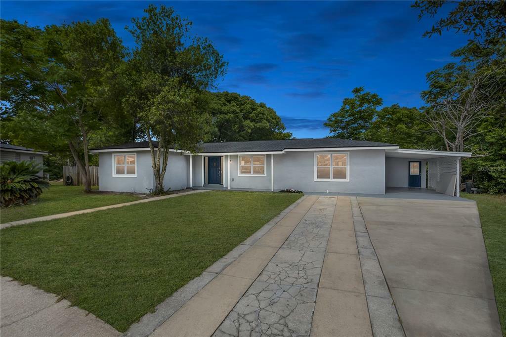 Property Photo: 749 Crawford Court FL 32725
