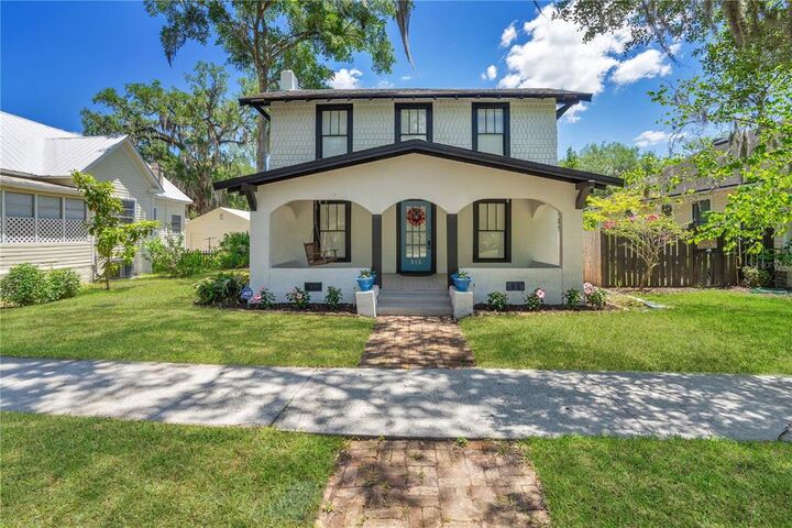 Property Photo: 515 S Myrtle Avenue FL 32771