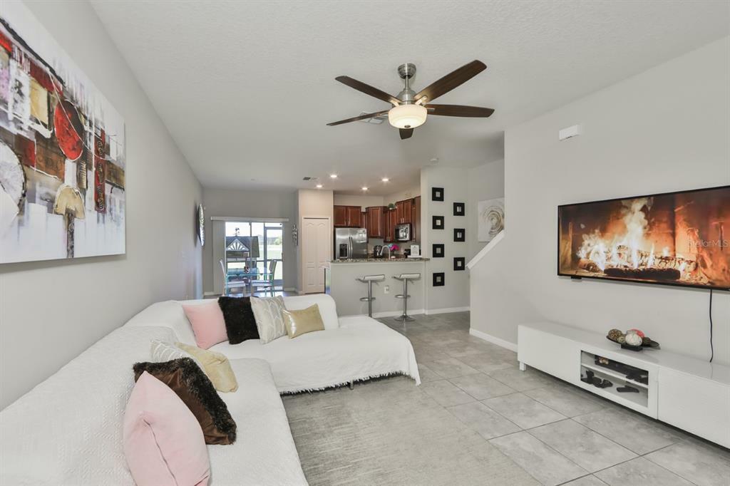 Property Photo:  2148 Golden Falcon Drive  FL 33570 