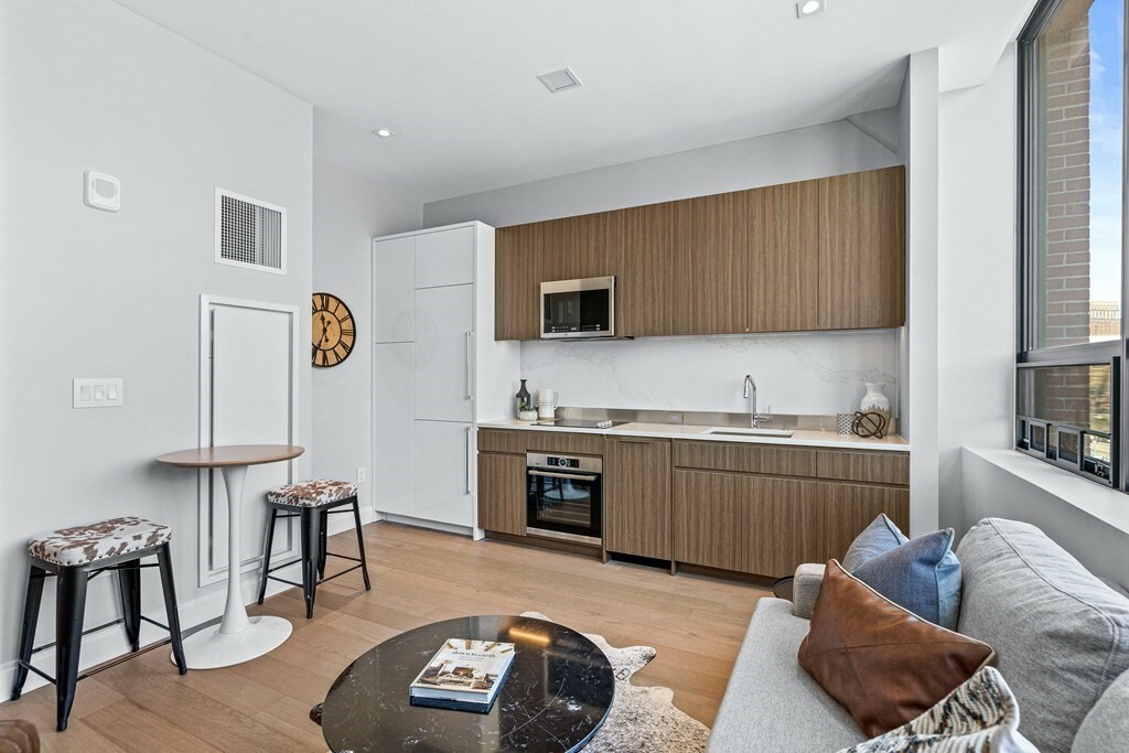 Property Photo:  100 Shawmut Avenue 606  MA 02118 