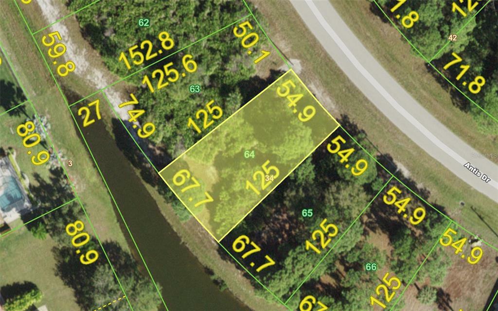 Property Photo: 271 Antis Dr FL 33947