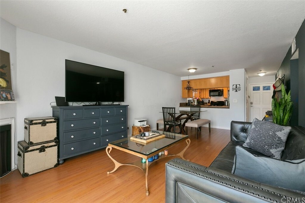 Property Photo:  1100 Euclid Avenue 108  CA 90804 