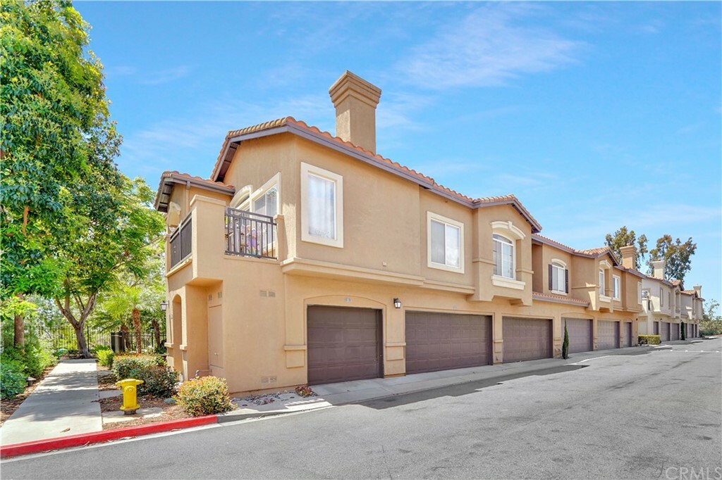 Property Photo:  20 Veneto Lane  CA 92656 