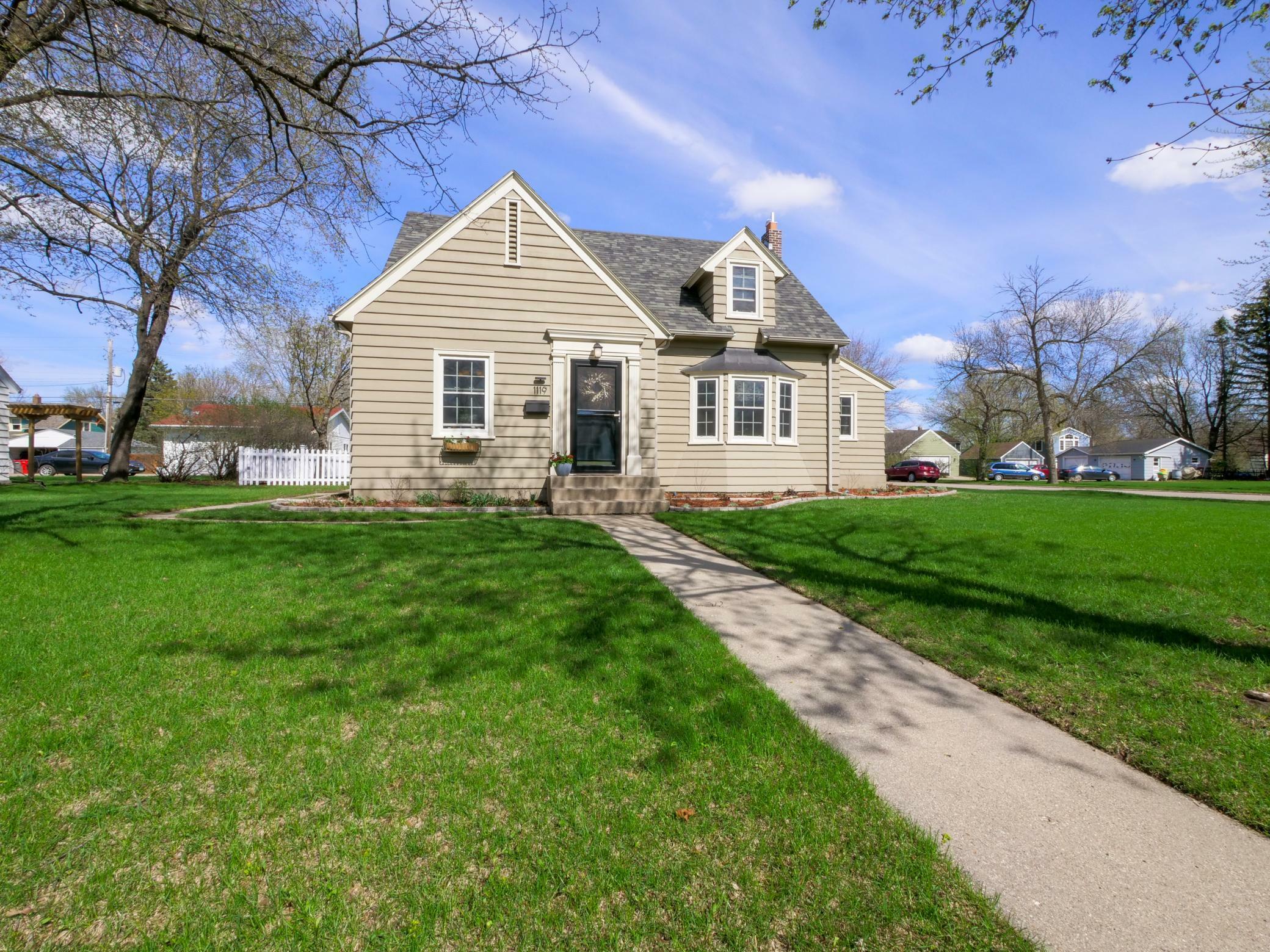 Property Photo:  1119 Cedar Street  MN 56308 