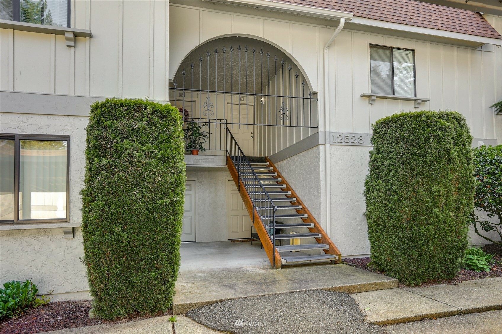 Property Photo: 12528 NE 117th Place E3 WA 98034