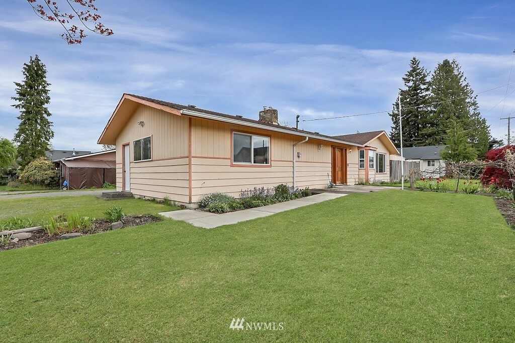 Property Photo: 188 S Naches Street WA 98321