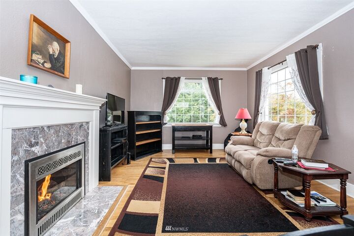 Property Photo:  634 Burleigh Avenue  WA 98520 