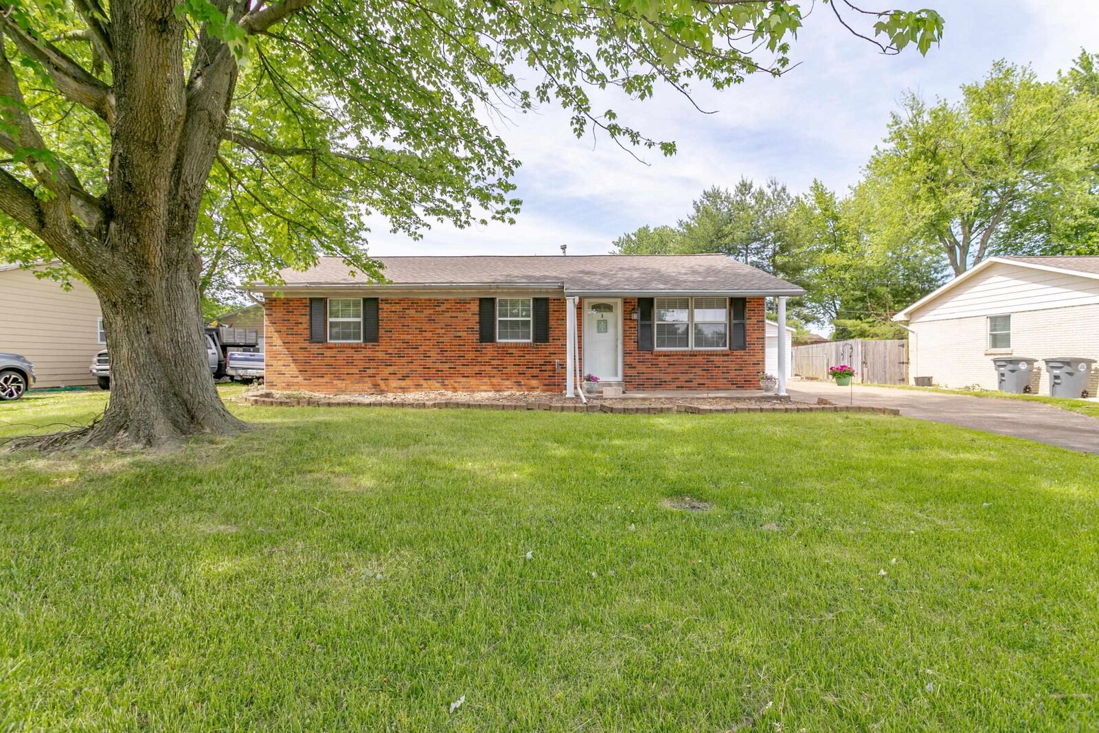 Property Photo:  7600 E Gum Street  IN 47715 